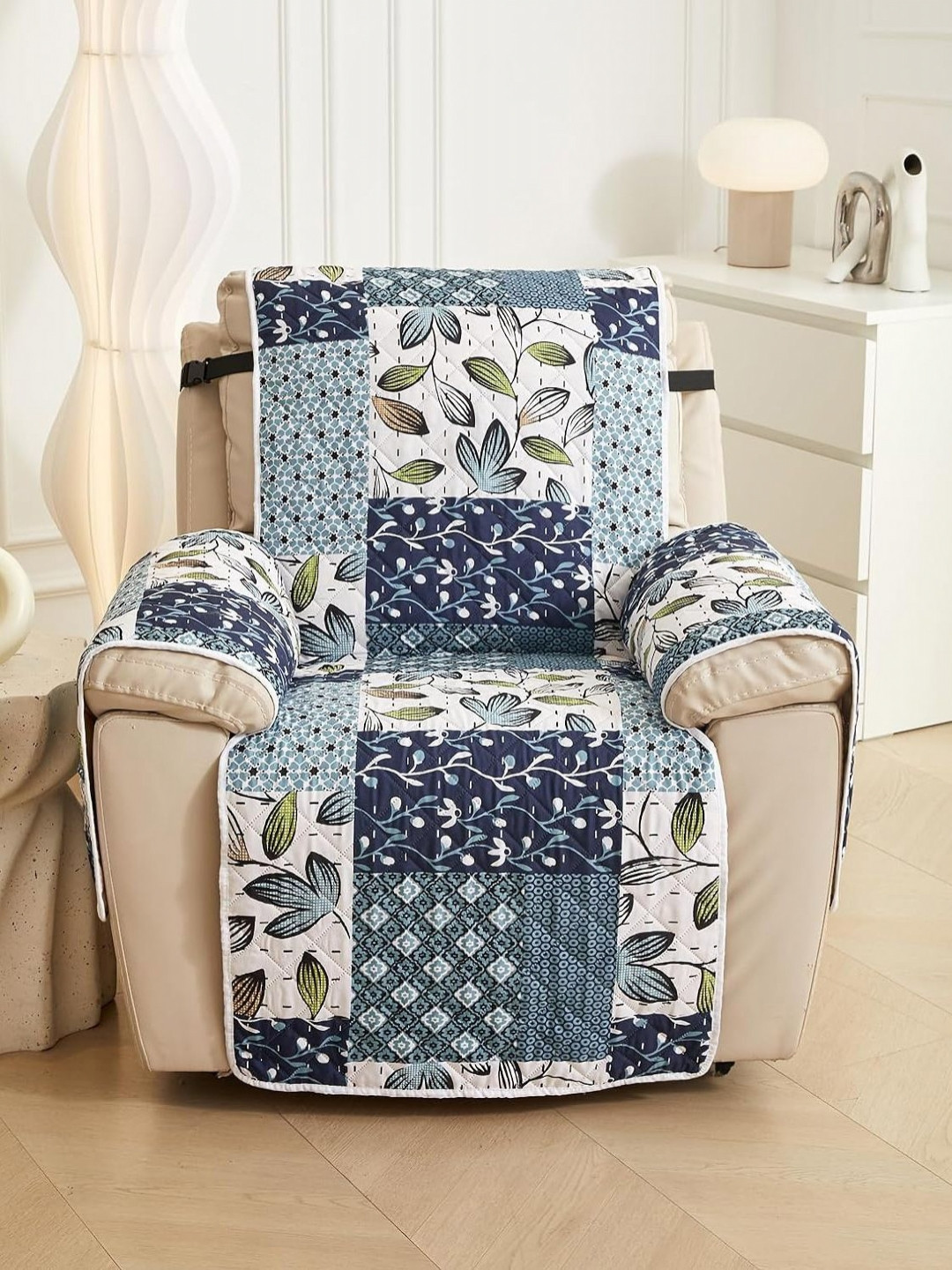 HOUSE OF QUIRK Blue & White Printed Recliner Single Seater Quilted Water-Repellent SofaMat