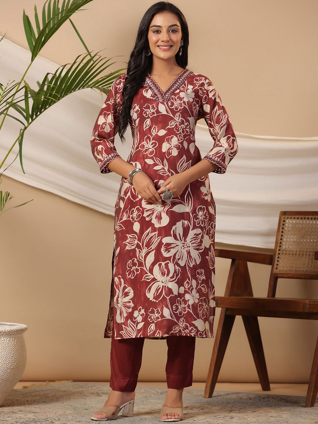 PHYSIL Floral Printed Mirror Work V-Neck Pure Cotton Straight Kurta