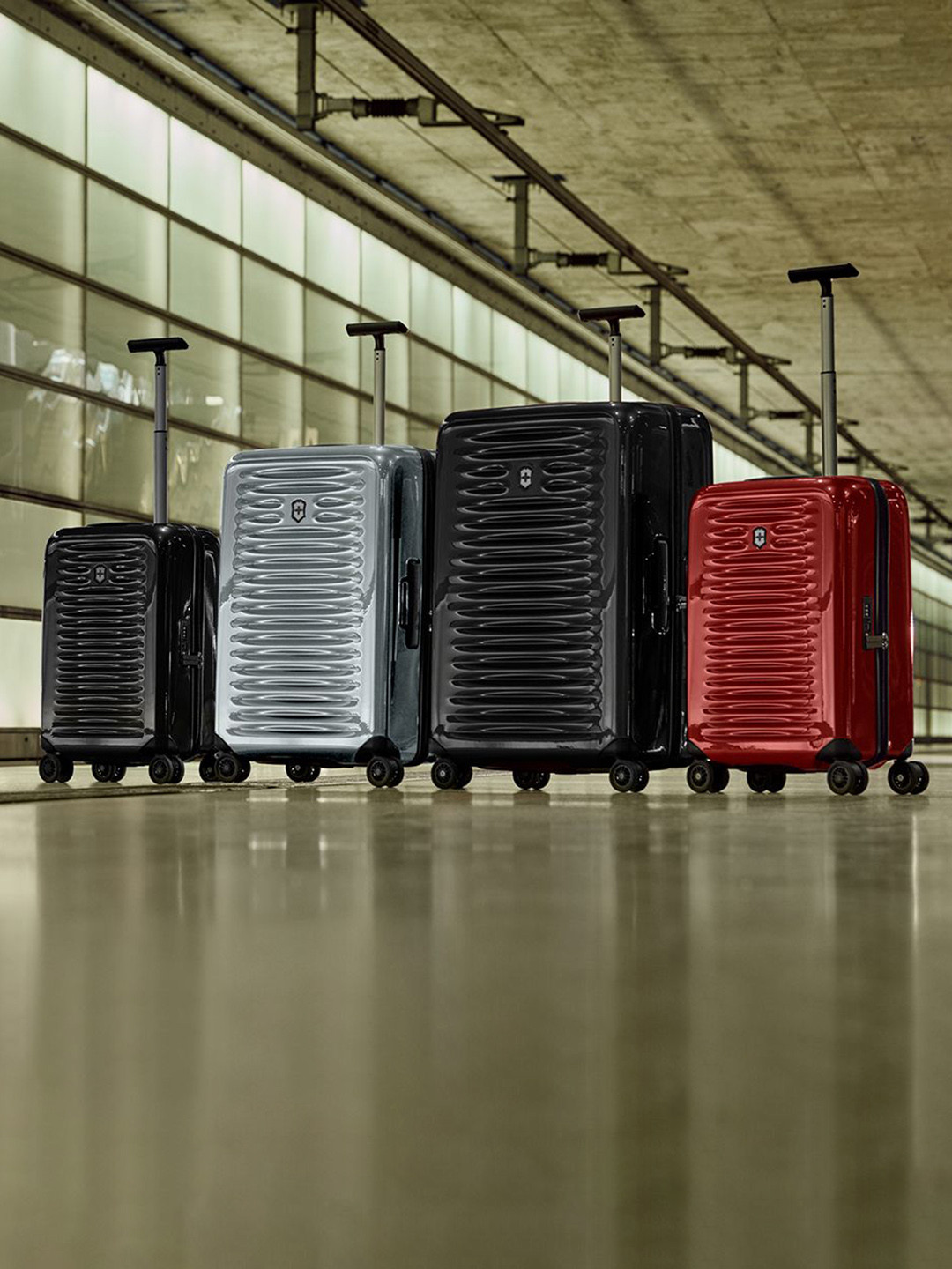 Victorinox Unisex Airox Medium Hardside Case Trolley Bag