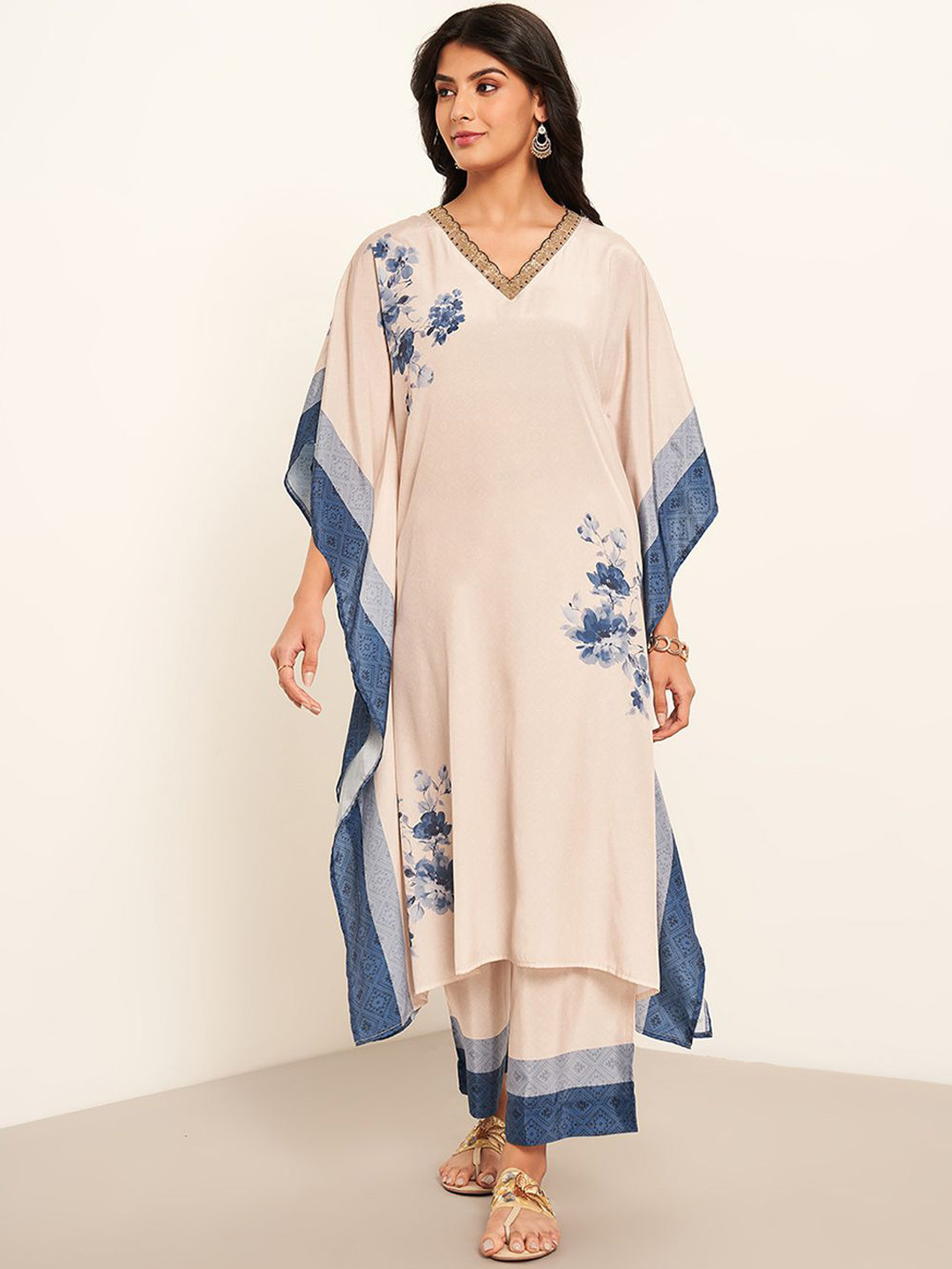 RANGMANCH BY PANTALOONS Floral Printed V-Veck Kaftan Kurta With Palazzo