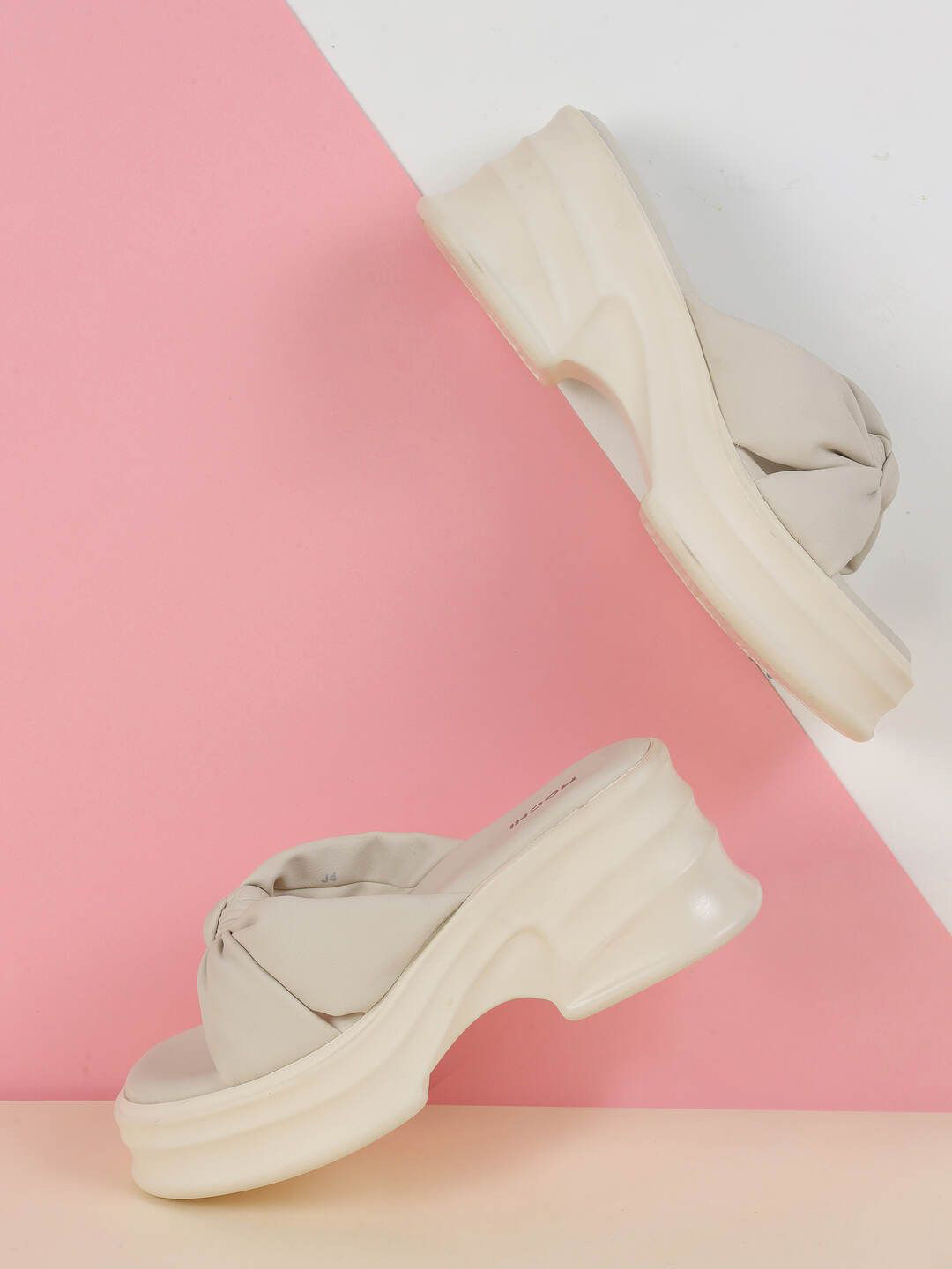 Mochi Bow Detailed Platform Sandals
