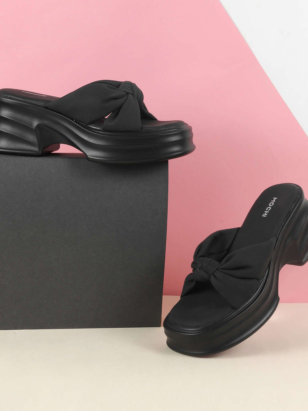 Mochi Platform Pumps with Bows