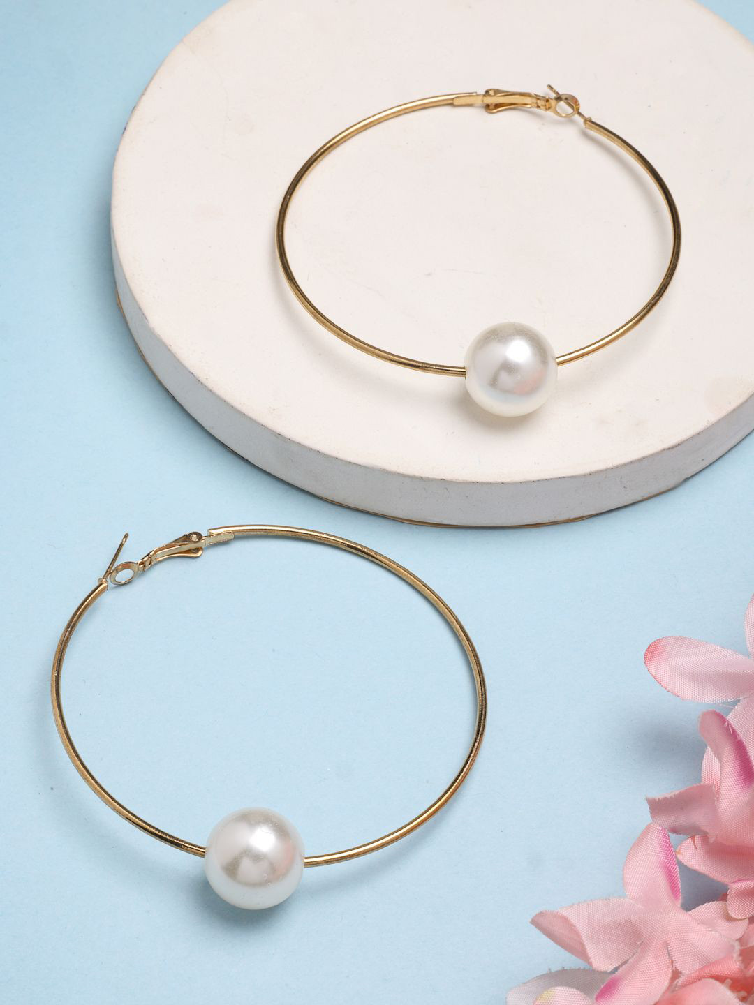 VESTIDO MODAS Gold-Plated Pearls Beaded Circular Shaped  Hoop Earrings