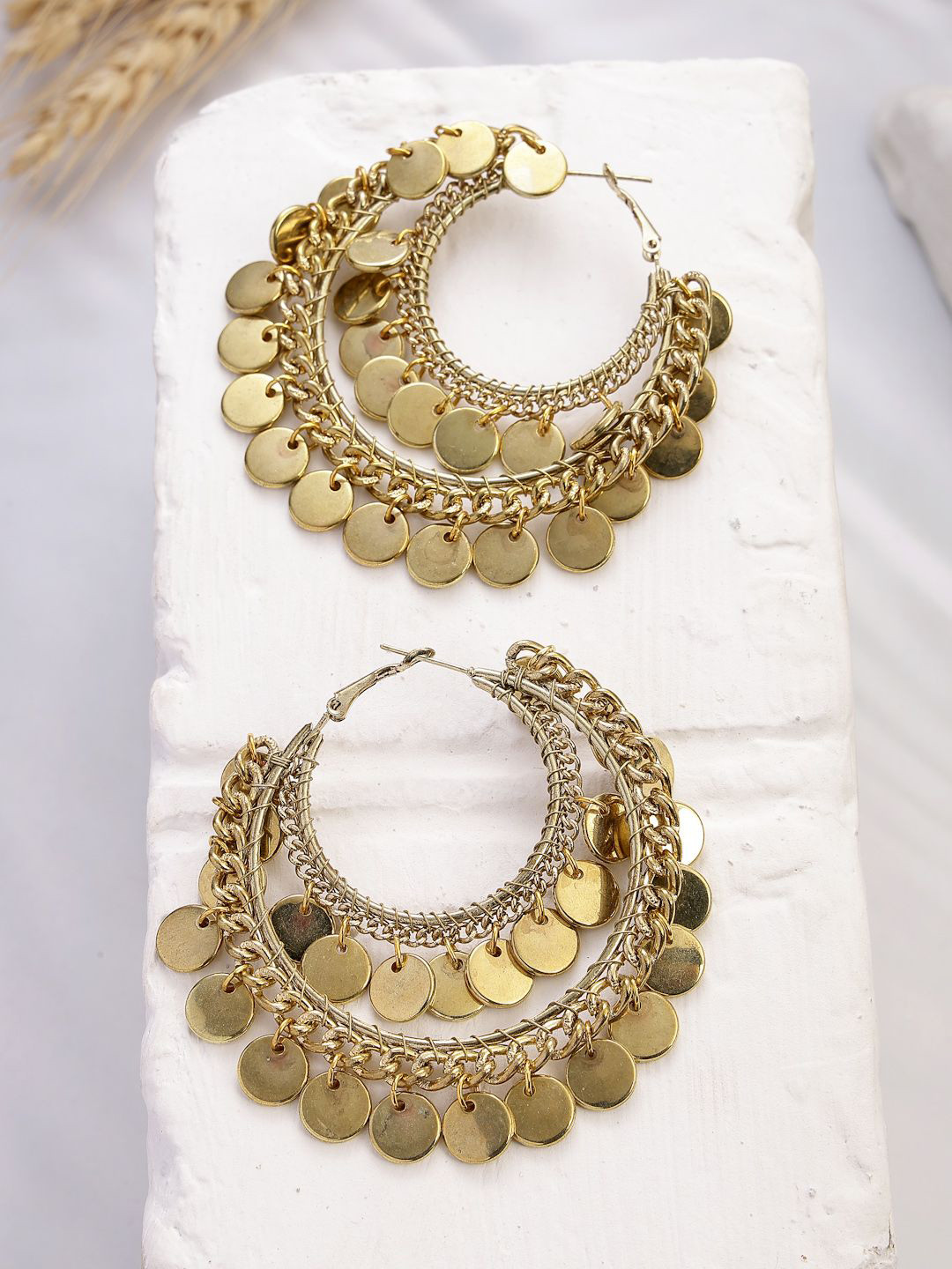 VESTIDO MODAS Gold-Plated Crescent Shaped Chandbalis