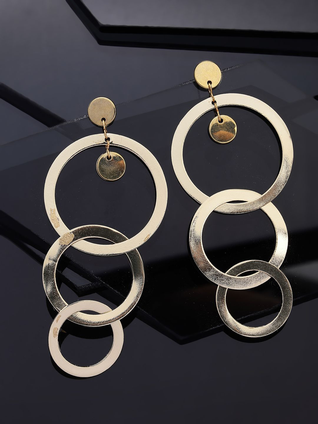 VESTIDO MODAS Gold-Plated Circular Shaped Drop Earrings