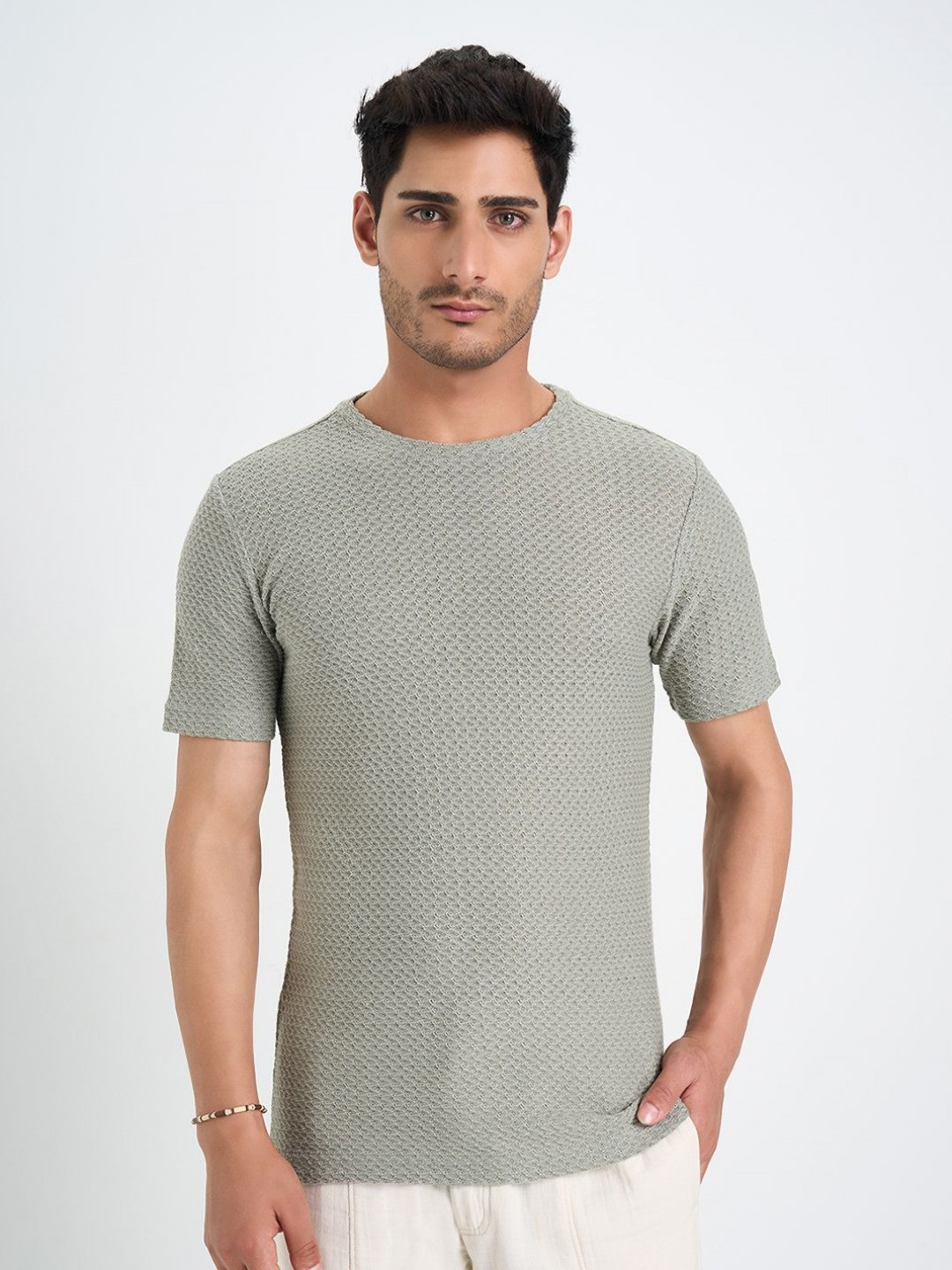 7 Alt by Pantaloons Men Drop-Shoulder Sleeves Pockets Slim Fit T-shirt