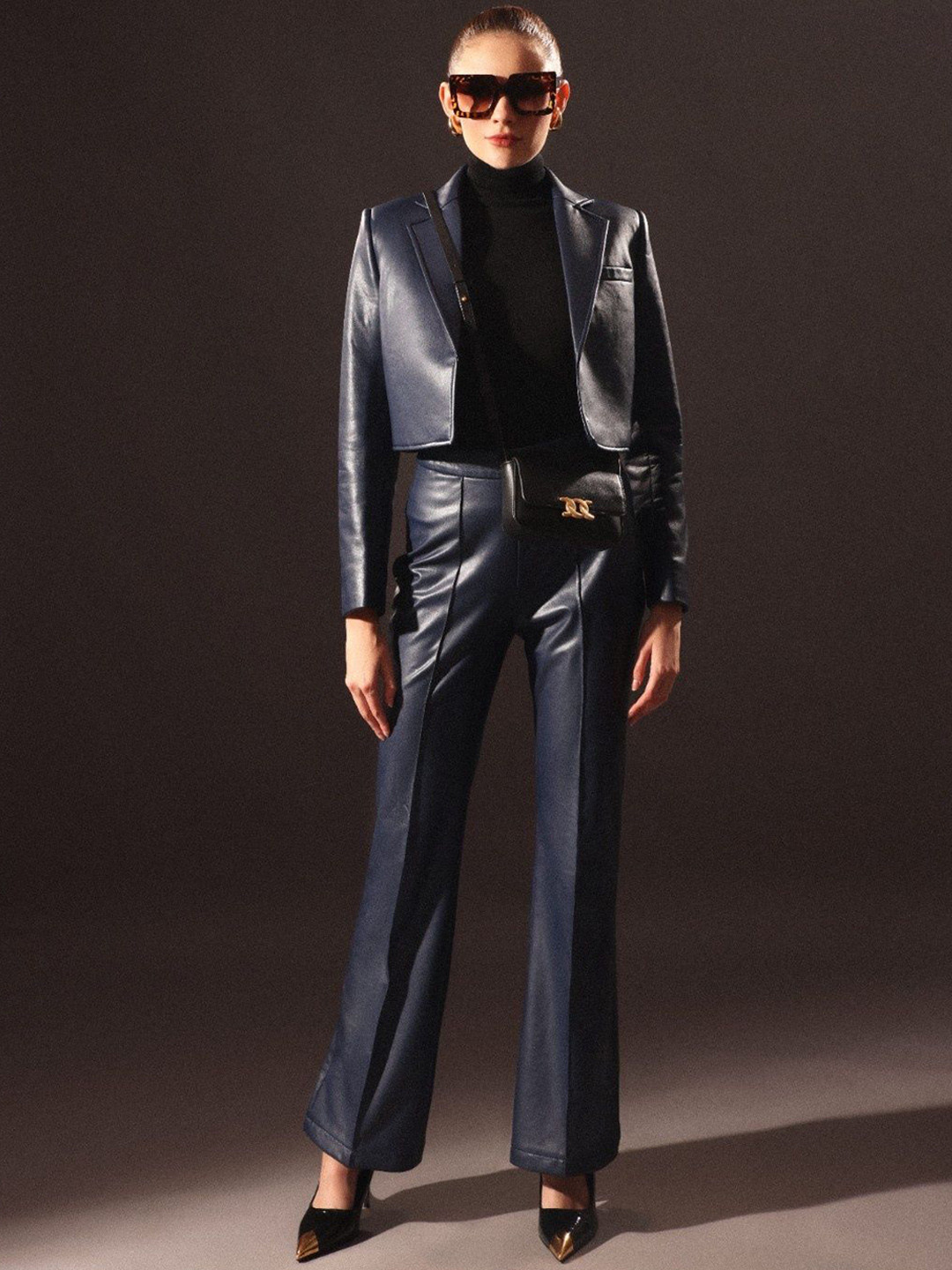 VOLCAPE SIMONE Notched Lapel Collar Single-Breasted Slim Fit Cropped Blazer With Trousers