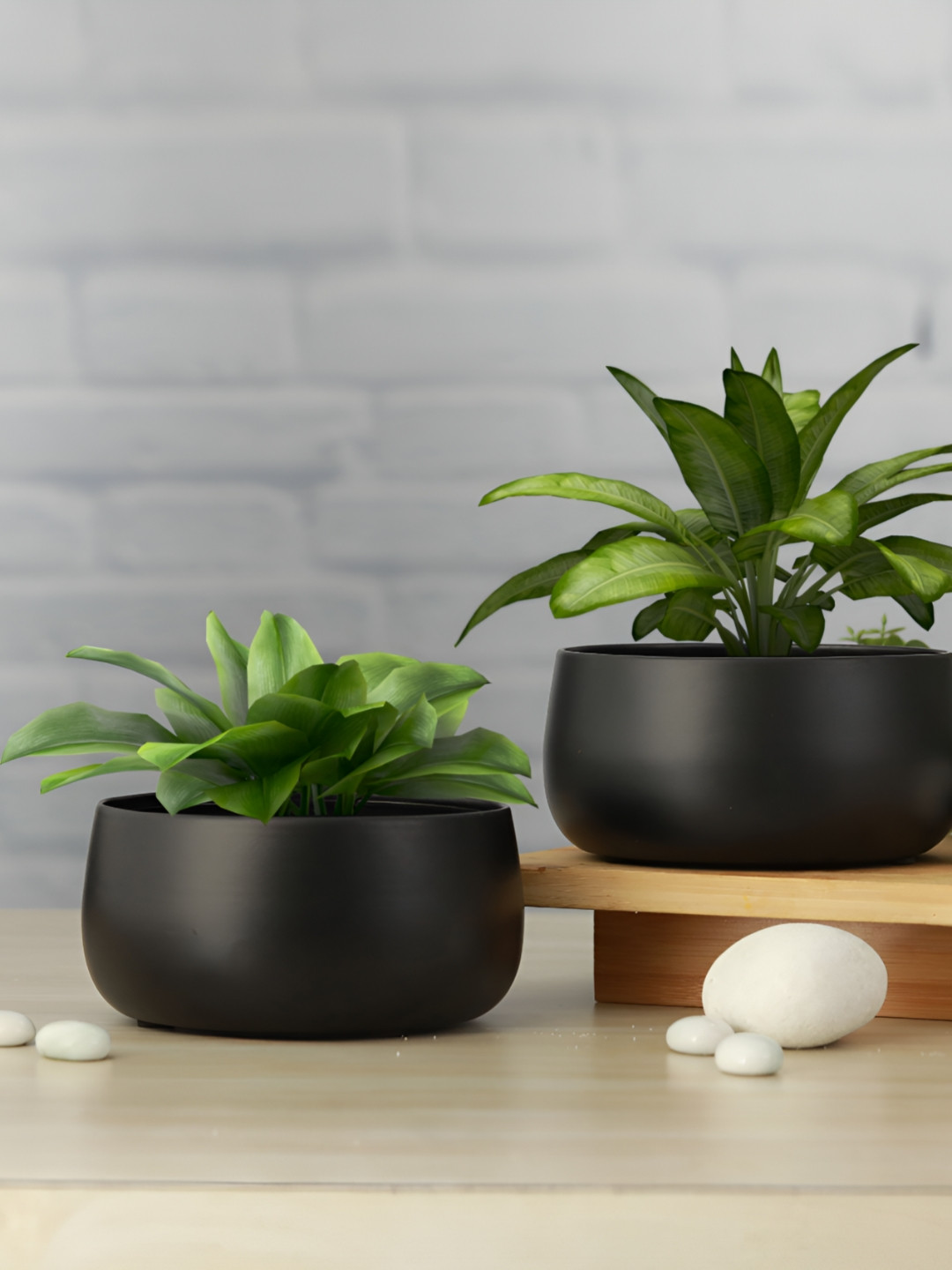 Homspurts Black 2 Pieces Eco Friendly Mini Metal Oasis Planter