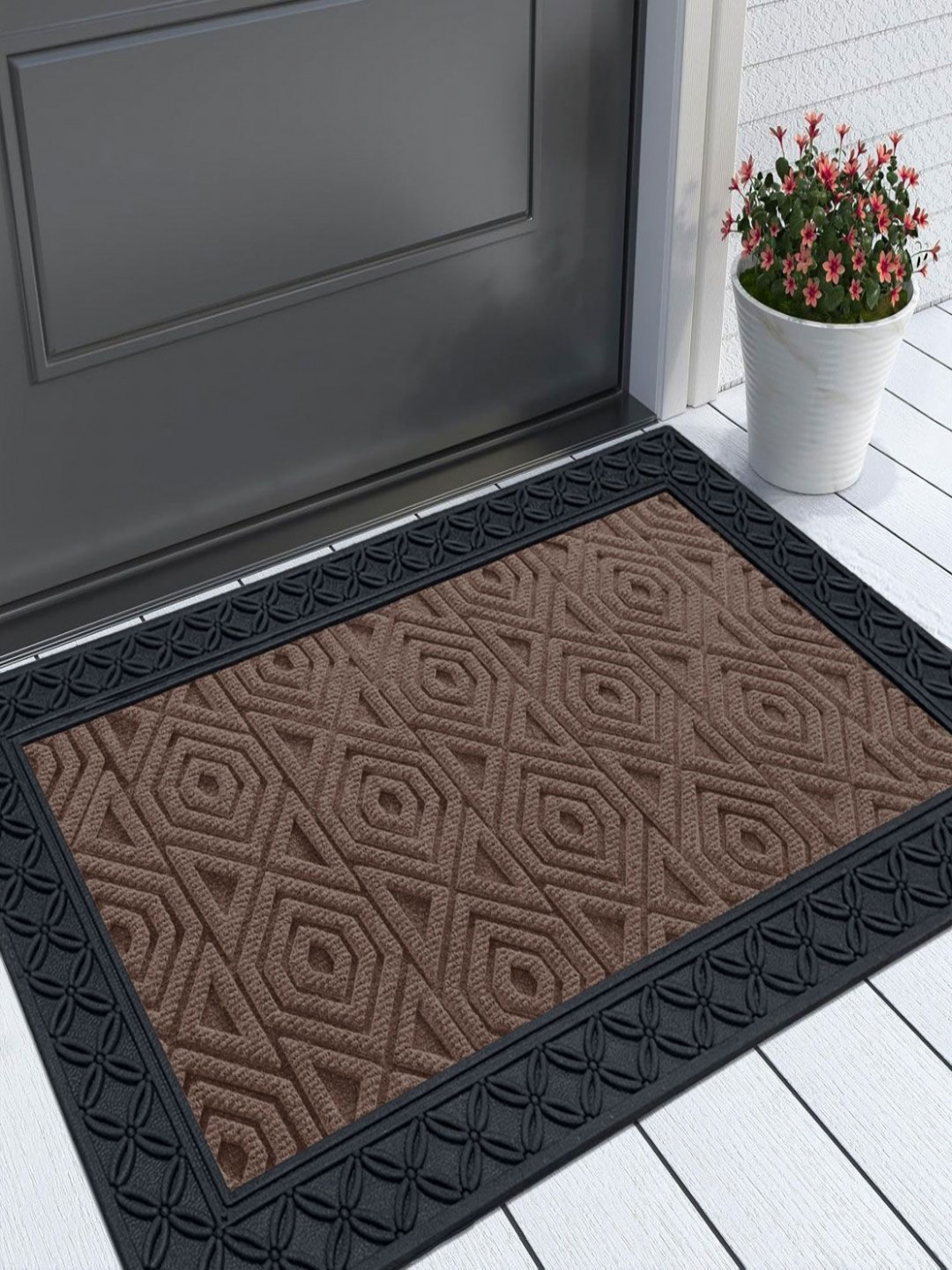 LUXEHOME INTERNATIONAL Brown & Black Hexagonal Patterned Rectangular Anti-Skid Doormat