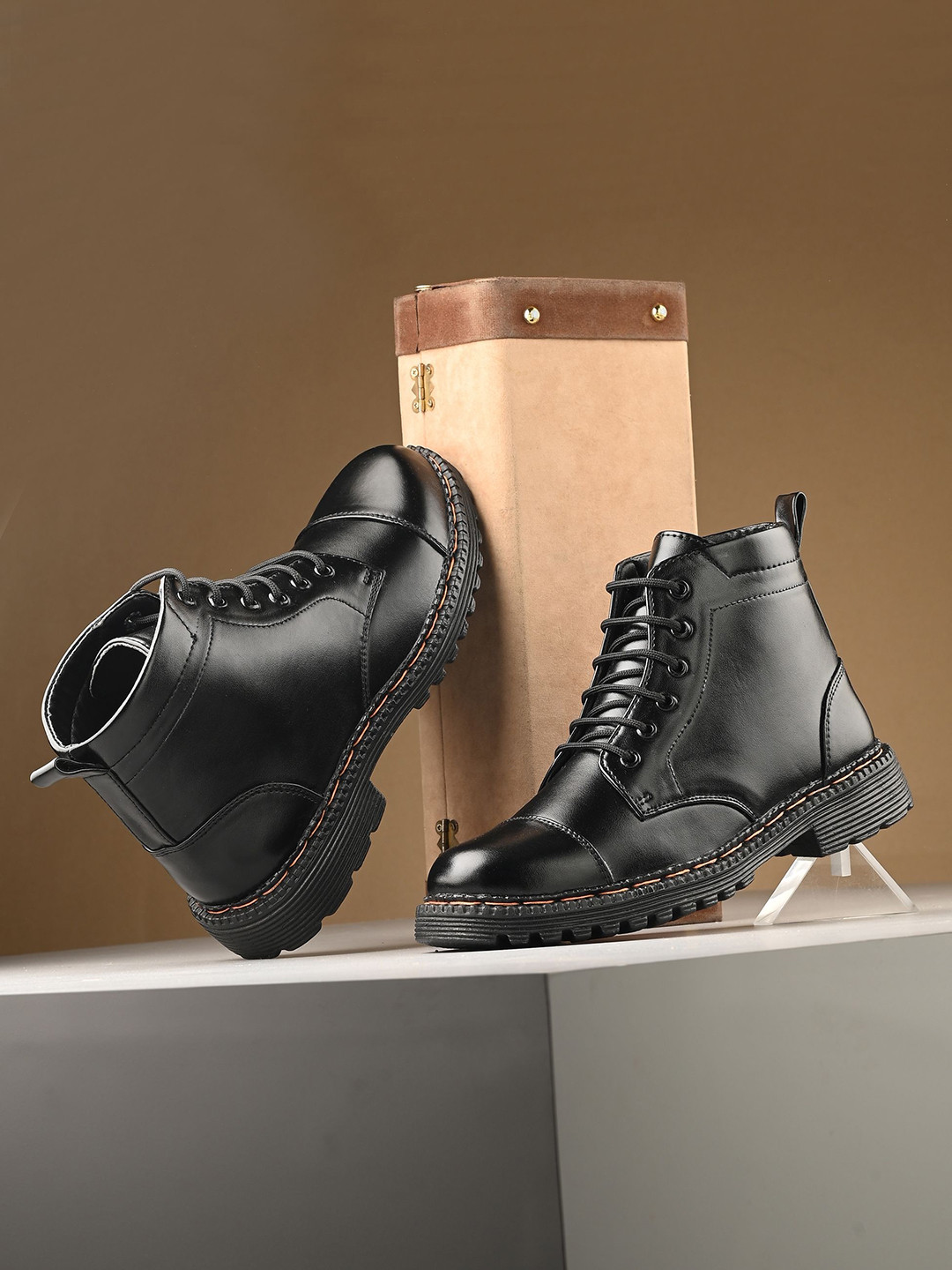 Leo's Fitness Shoes Men Block-Heeled Lace-Ups Mid-Top Regular Boots