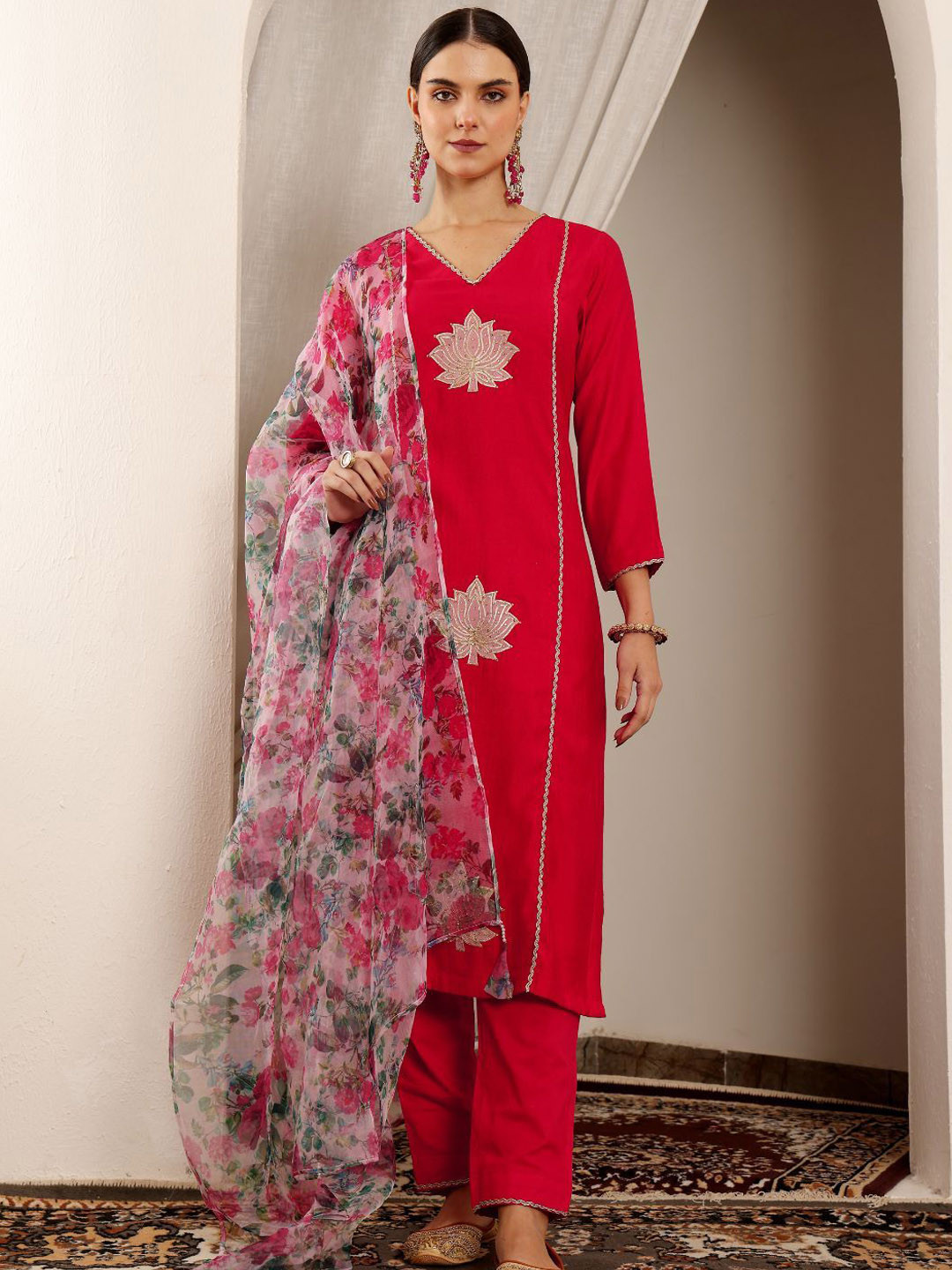 Lative Colours of Fashion Floral Embroidered Jute Silk Kurta With Trousers & Dupatta