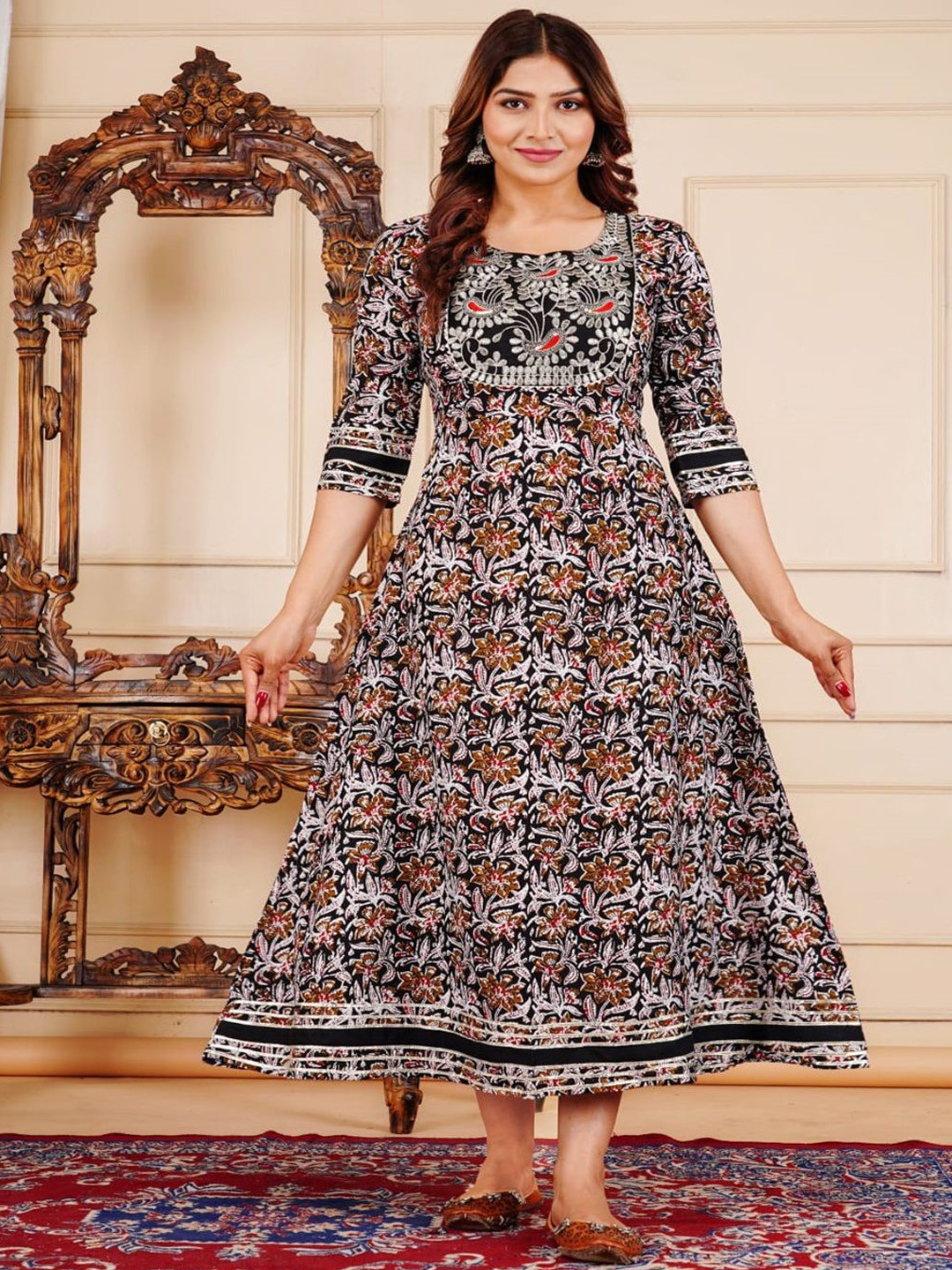Divsy Fashion Floral Printed Zari Round Neck Anarkali Kurta