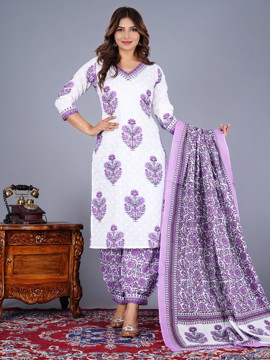 L.H HANDICRAFTS Floral Printed V-Neck Pure Cotton Kurta With Trousers And Dupatta