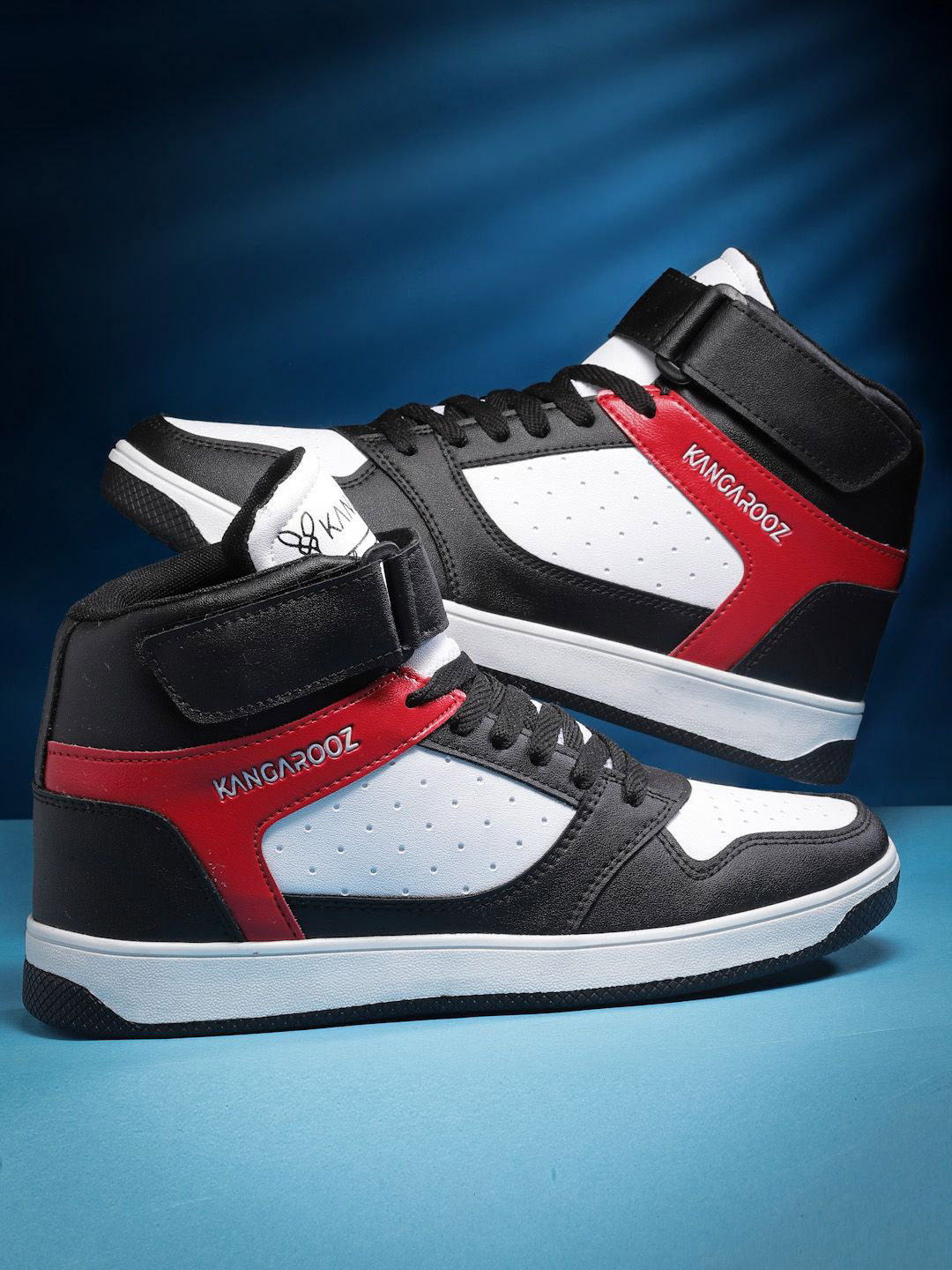 KANGAROOZ Men Colourblocked Round Toe Moisture Wicking Sneakers