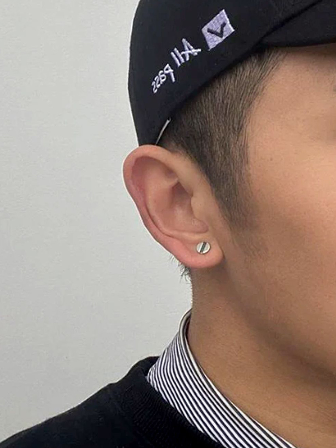 The Roadster Lifestyle Co Men 925 Sterling Silver Ear Stud