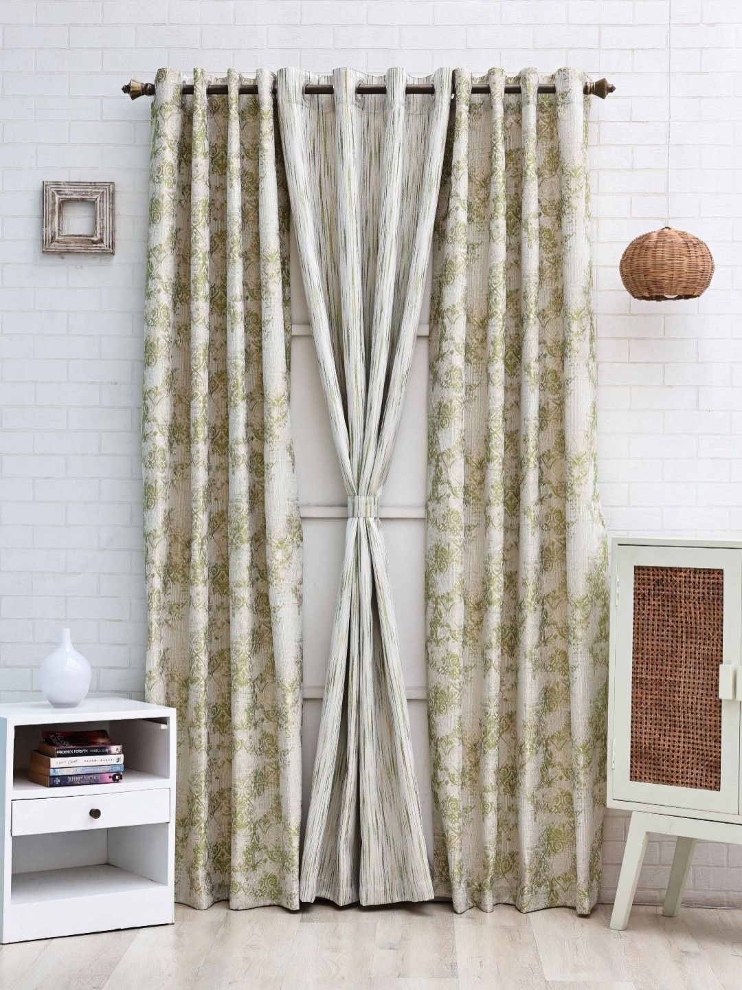 Ariana Aureal Aaurum Green & Cream-Coloured 3 Pieces Printed Window Curtains