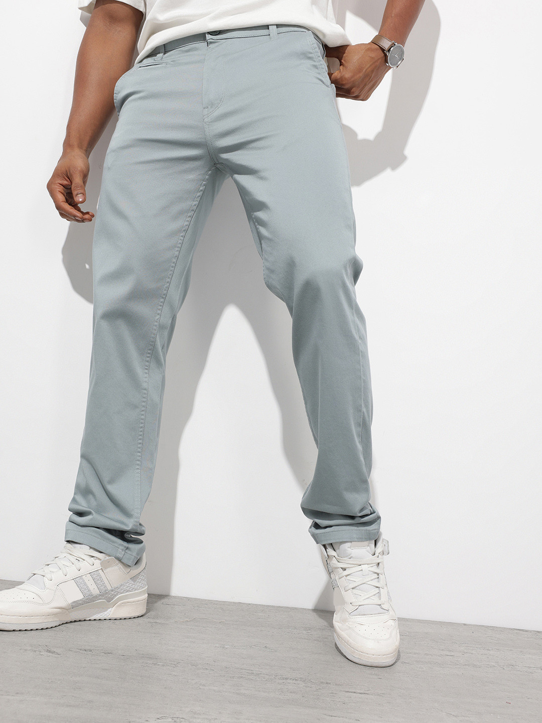 The Roadster Lifestyle Co. Men Solid Vincent Stretch Trousers