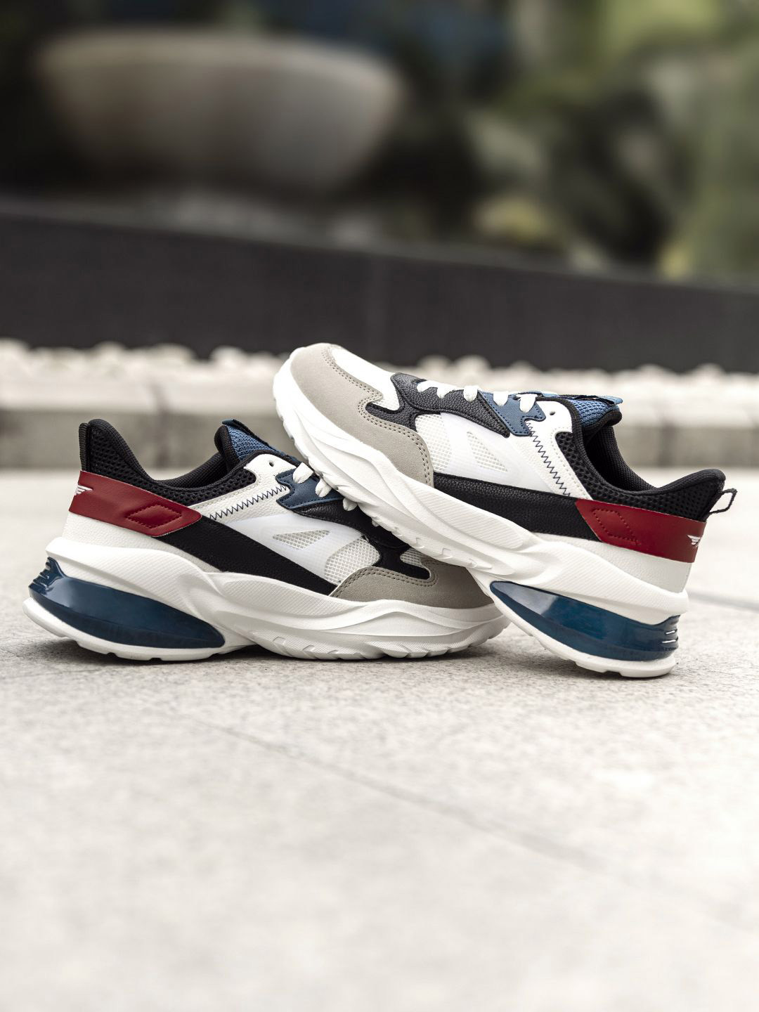 Red Tape Men Colourblocked Sneakers