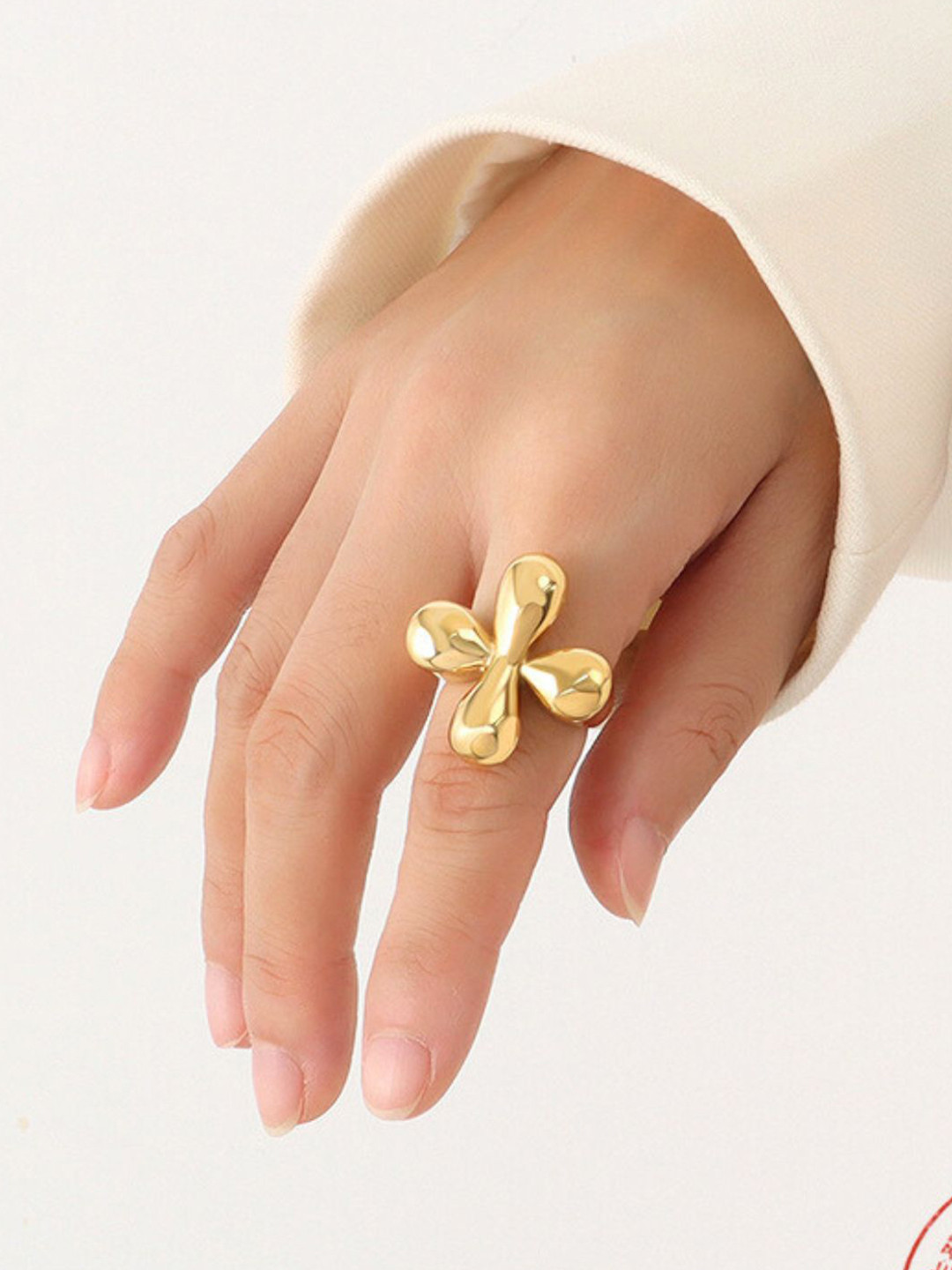 AQUASTREET 18K Gold Plated Waterproof Antitarnish Titanium Steel Floral Chunky Ring