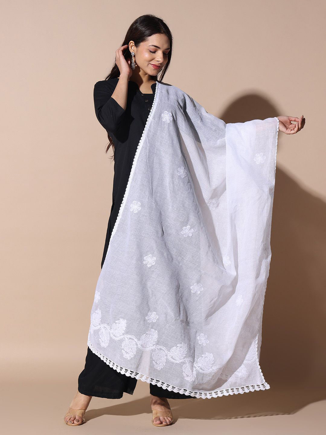 Fashionable Chikan Handikraft Ethnic Motifs Embroidered Dupatta With Chikankari