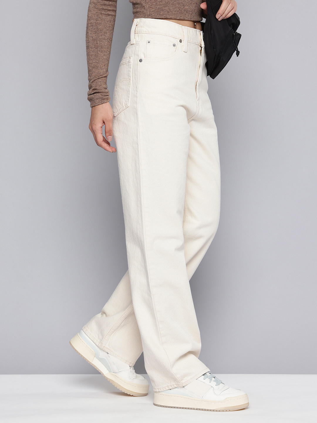 Levis Women's Cream Ribcage Straight Fit High Rise Jeans