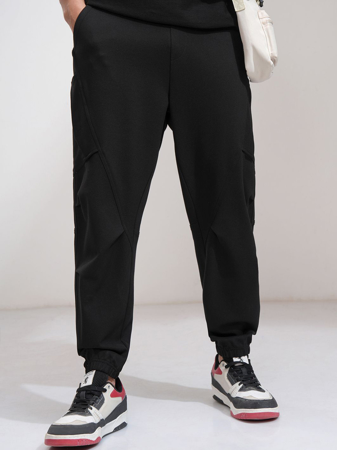 HIGHLANDER Men Baggy Tape Fit Cut Sew Knitted Jogger Trouser