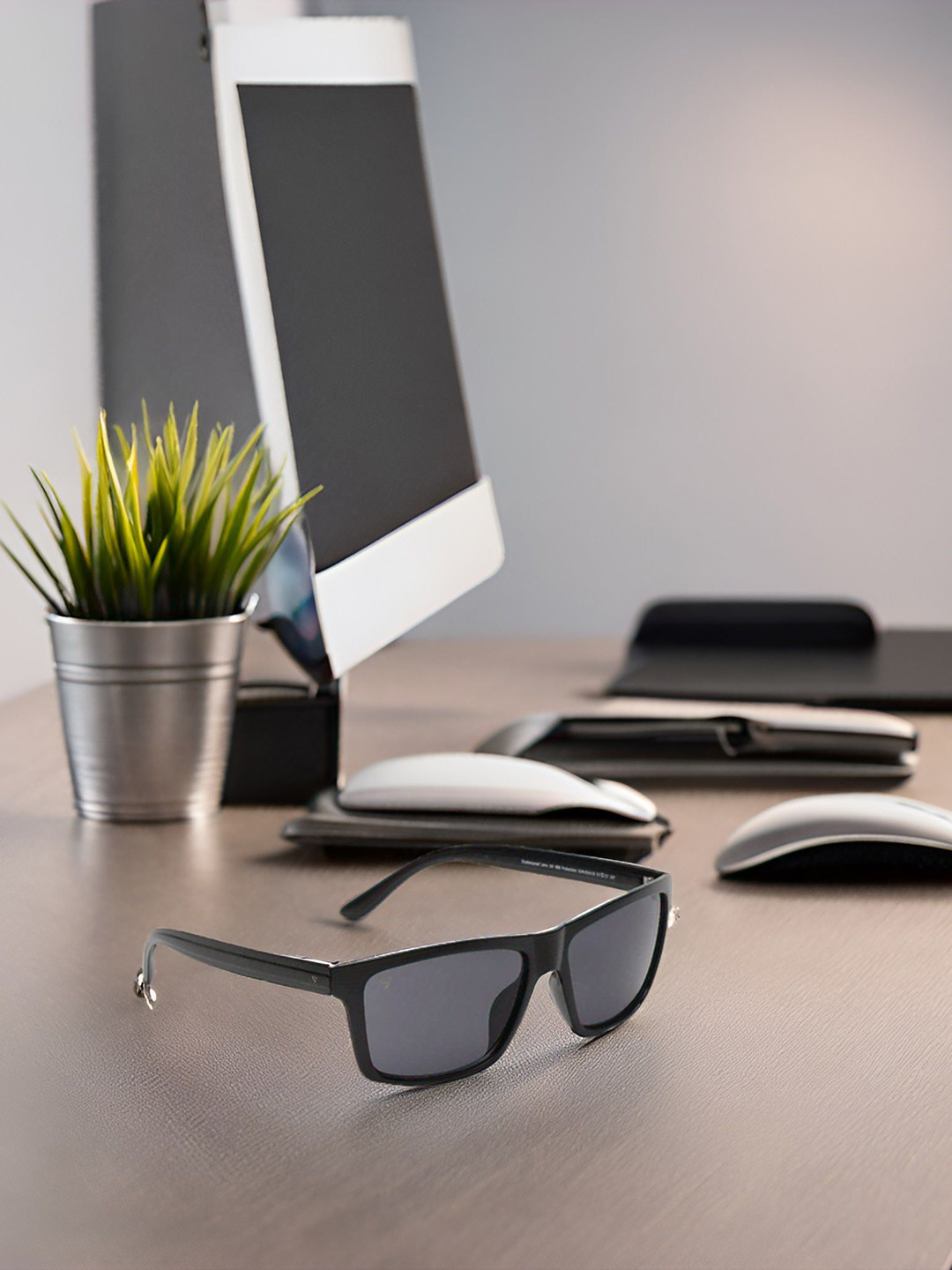 SUNNIES Unisex Rectangle Sunglasses with UV Protected Lens SNS-014-C4(O)-Black15