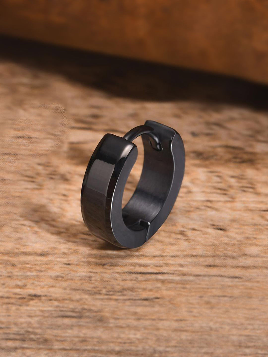 Peora Stainless Steel Circular Shaped Hoop Earrings