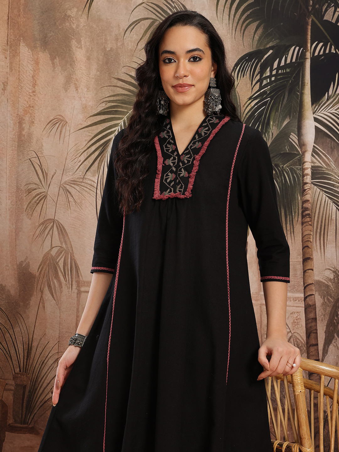 Sangria Yoke Design Panelled Cotton-Linen A-Line Kurta with Trousers
