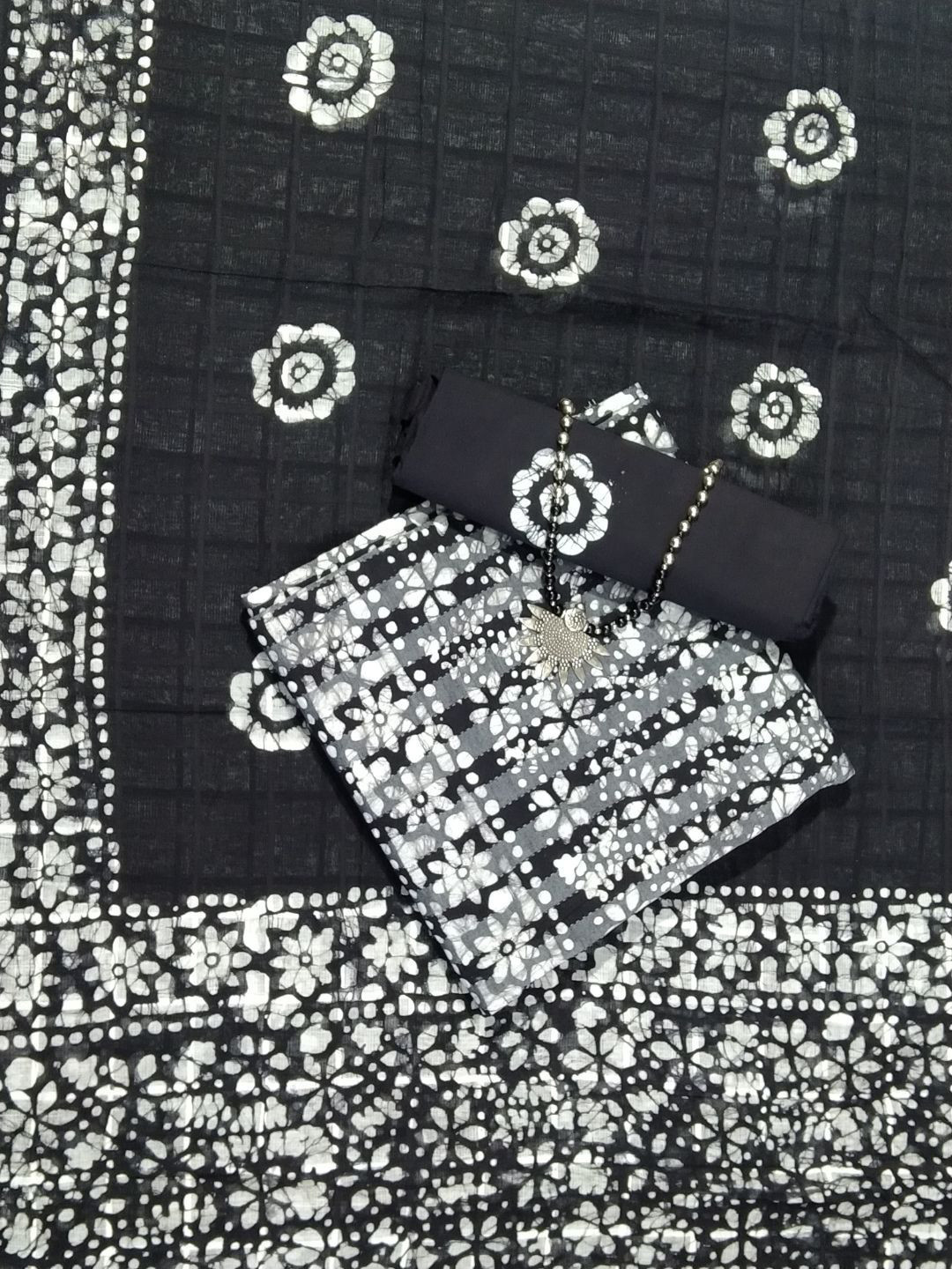 Farooq Dyeing Printed Pure Cotton Unstitched Dress Material
