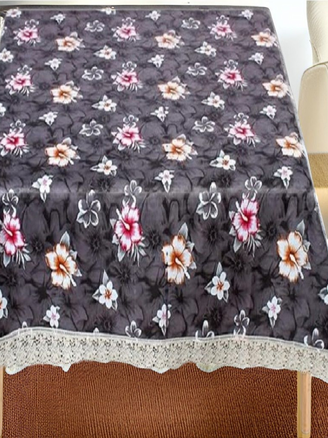 REVEXO Black & Red Floral Printed 4-Seate Table Cover