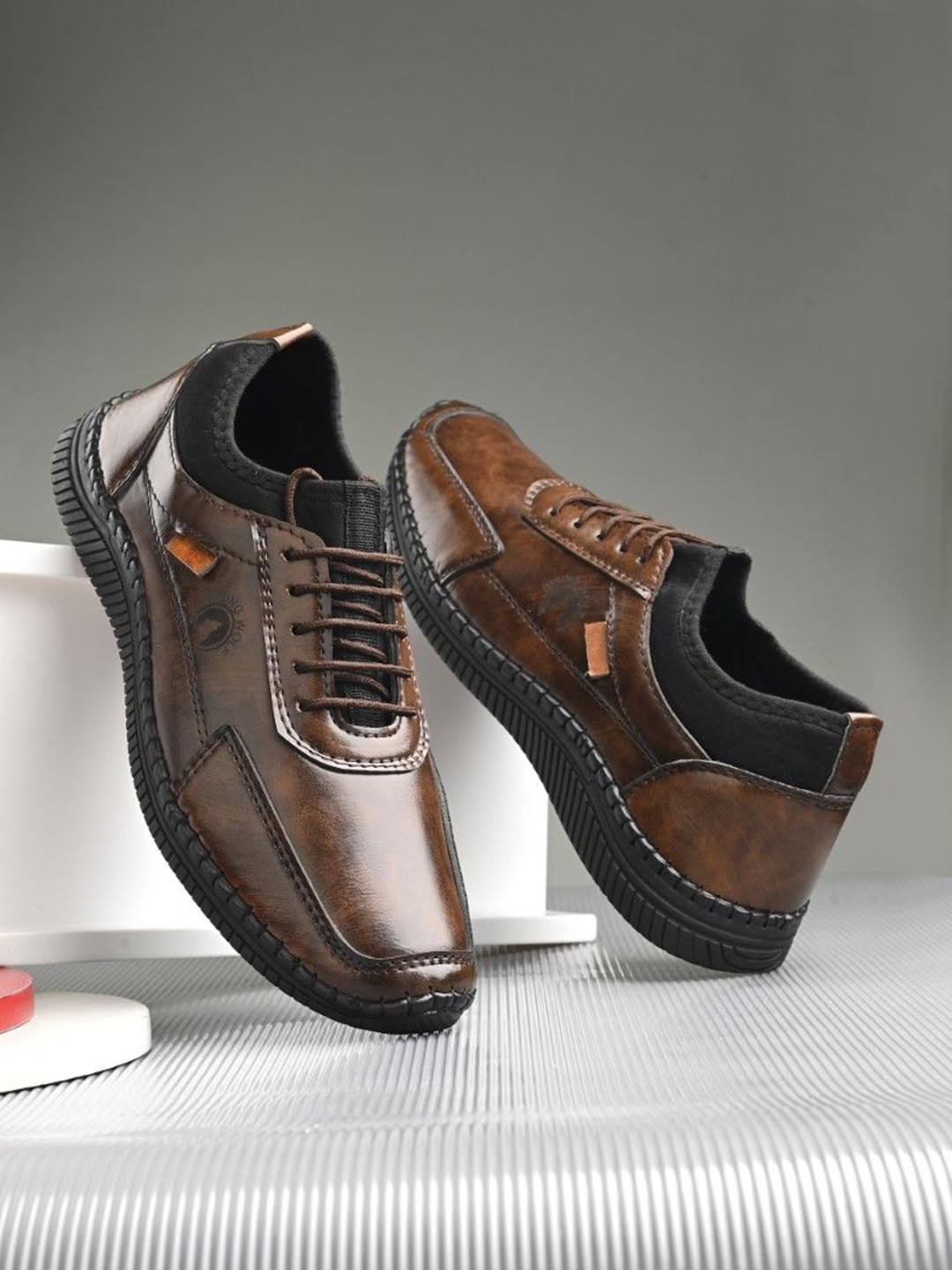 Rising Wolf Men Lace-Ups Sneakers