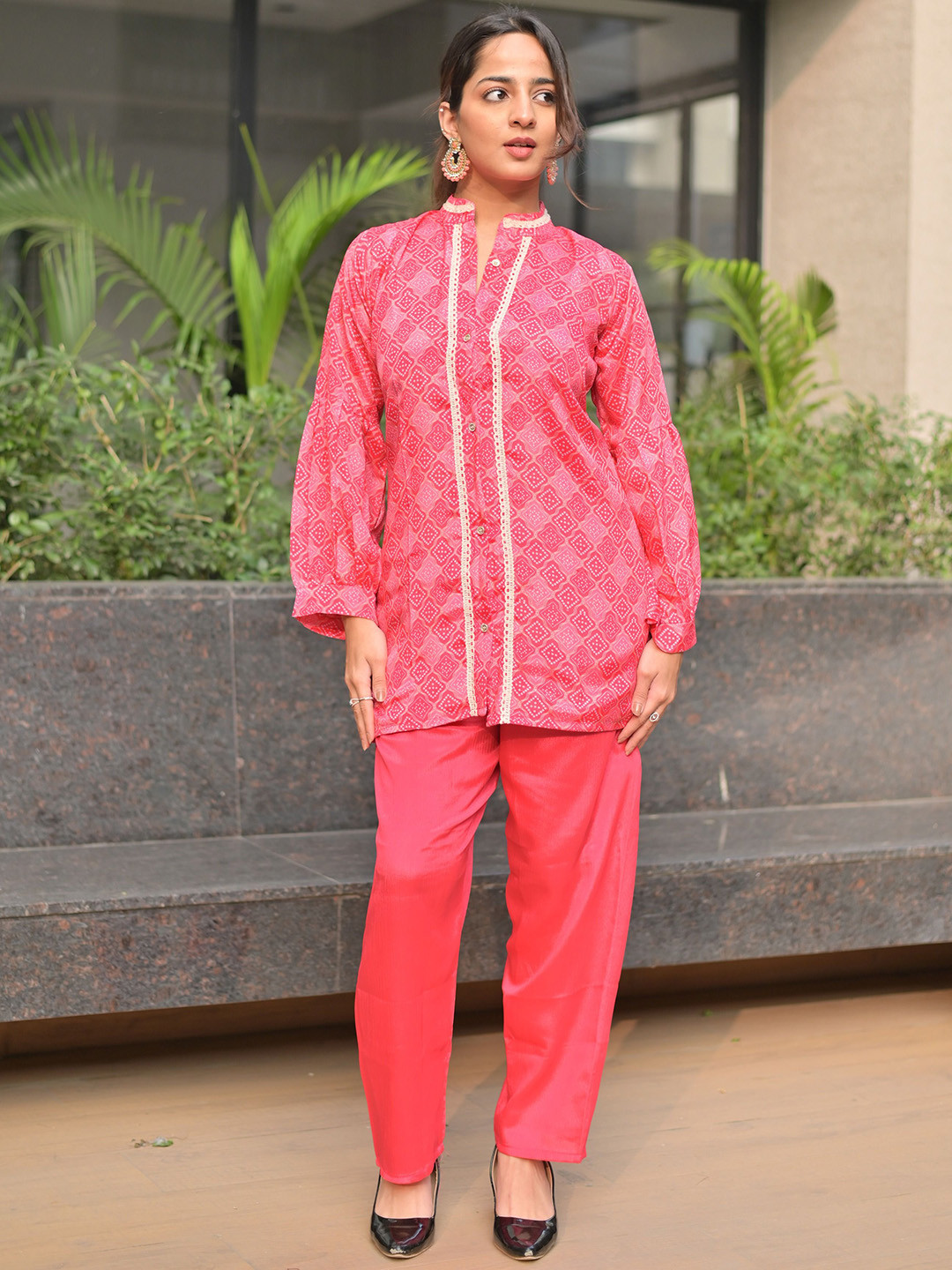SHREE KUDMAI Printed Mandarin Collar Shirt With Trouser