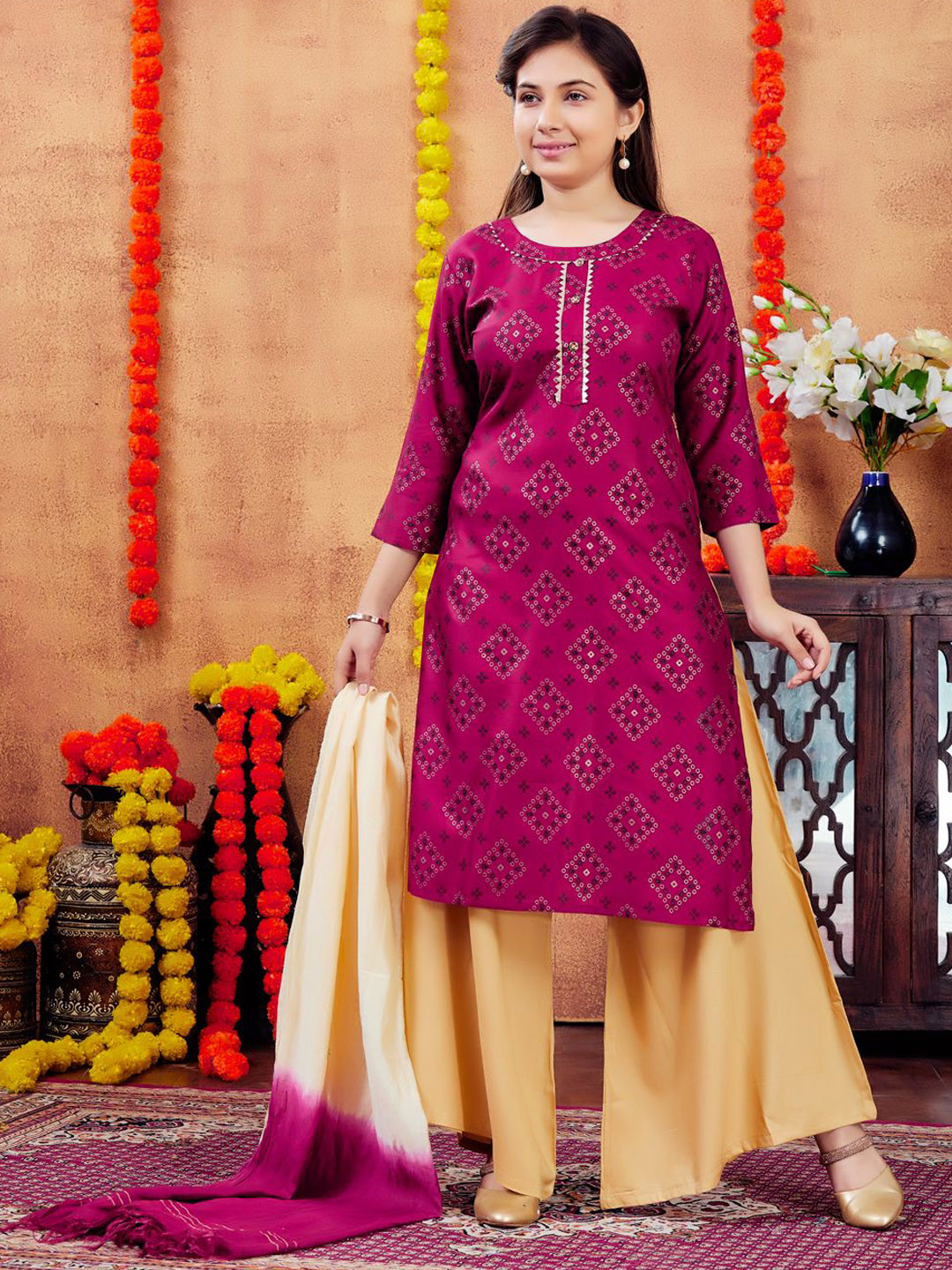 Sangria Girls Red And Black Bandhani Printed Round Neck Pure Cotton Straight Kurta Kurta