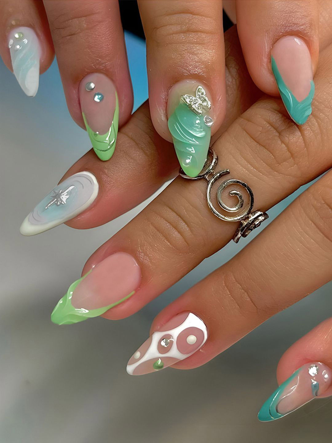 Secret Lives Set Of 24 Glossy With 3D Pearls & 3D Silver Fly Design Artificial Nails