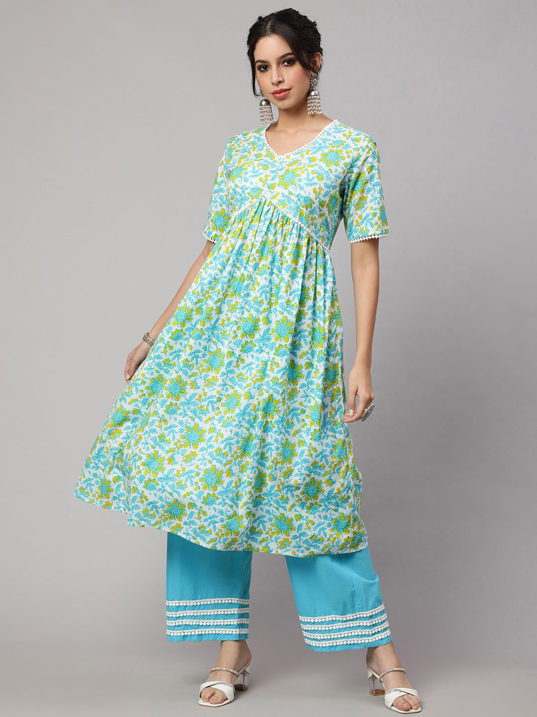 Viharini Women Floral Printed Regular Pure Cotton Kurta with Palazzos