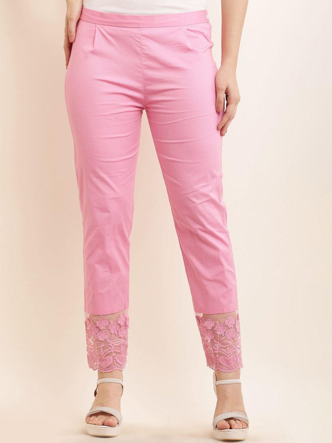 Sellingsea Women Regular Fit Mid-Rise Lace Trouser