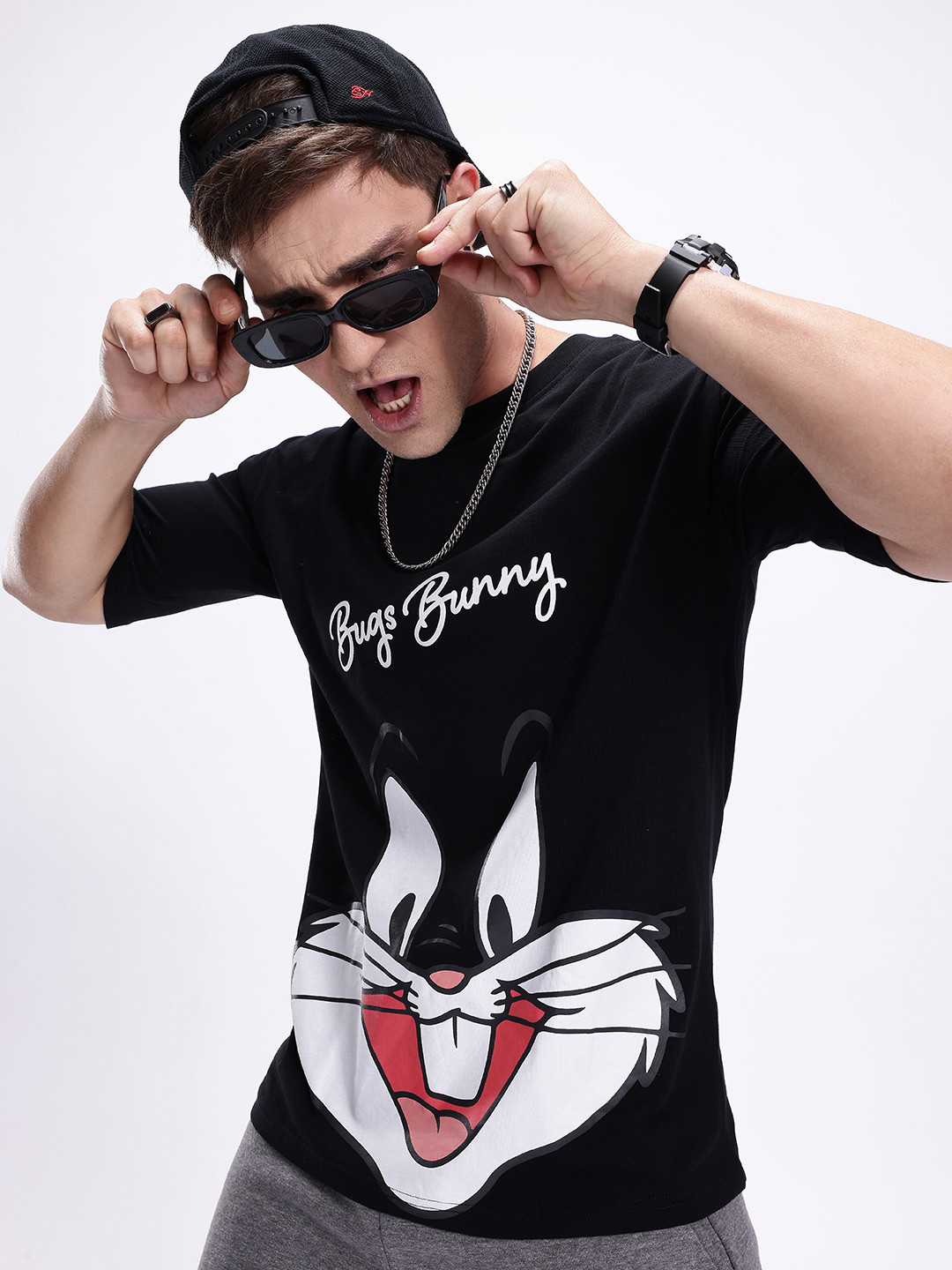 Kook N Keech Men Bugs Bunny Printed Drop-Shoulder Sleeves Oversized Pure Cotton T-shirt