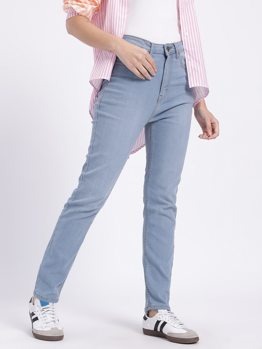 glitchez Women Slim Fit Mid-Rise Light Fade Stretchable Jeans