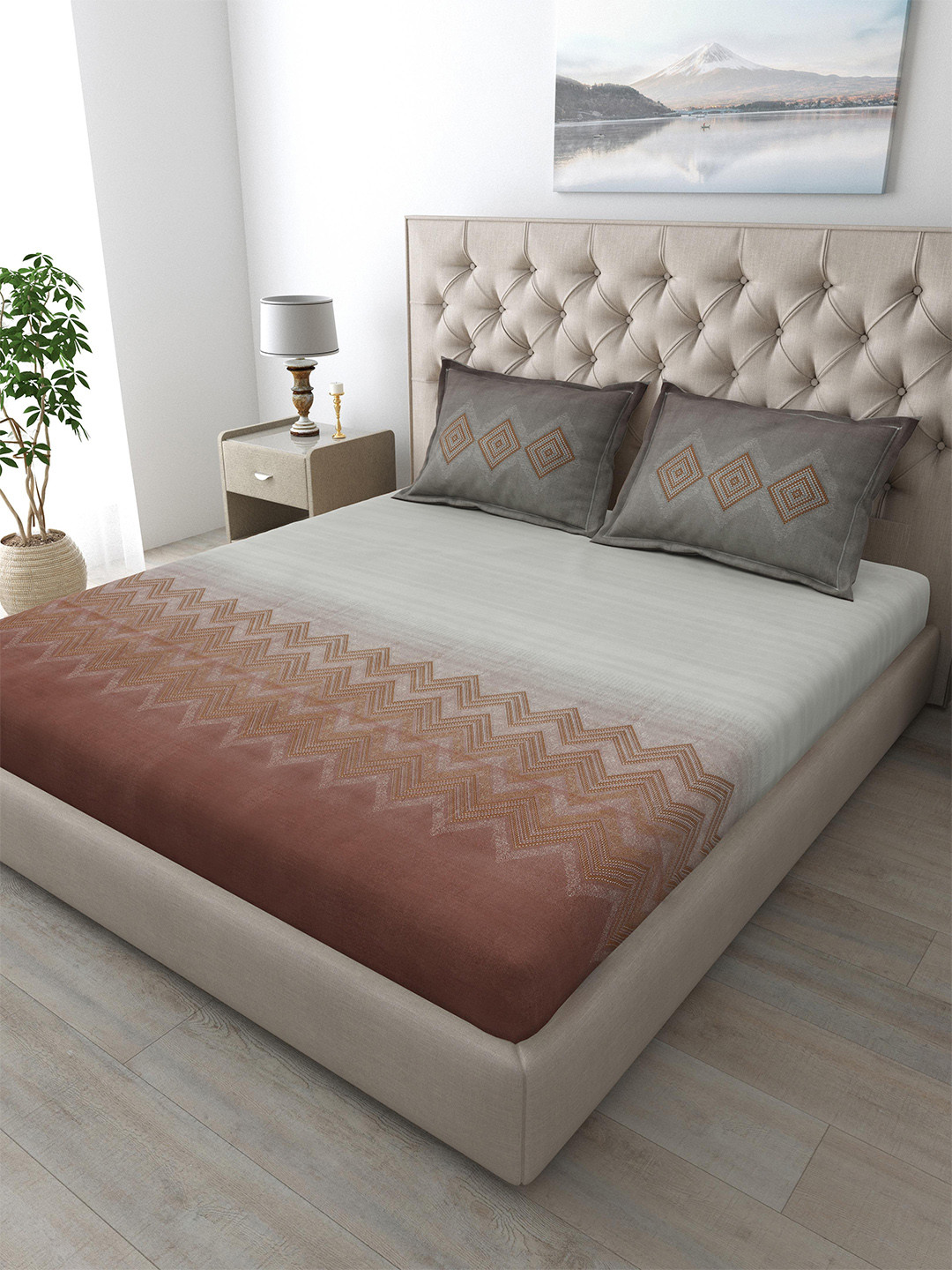 MAFATLAL Brown And Grey Geometric Printed 186 TC Cotton King Bedsheet Set-2.74 m x 2.74 m