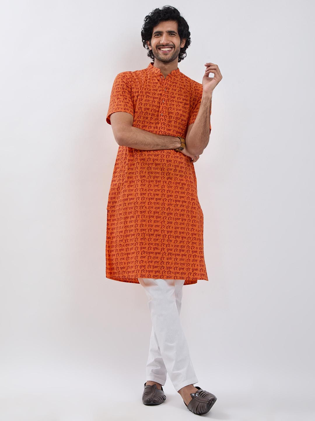 VASTRAMAY Hare Krishna Hare Ram Printed Pure Cotton Straight Kurta with Pyjamas