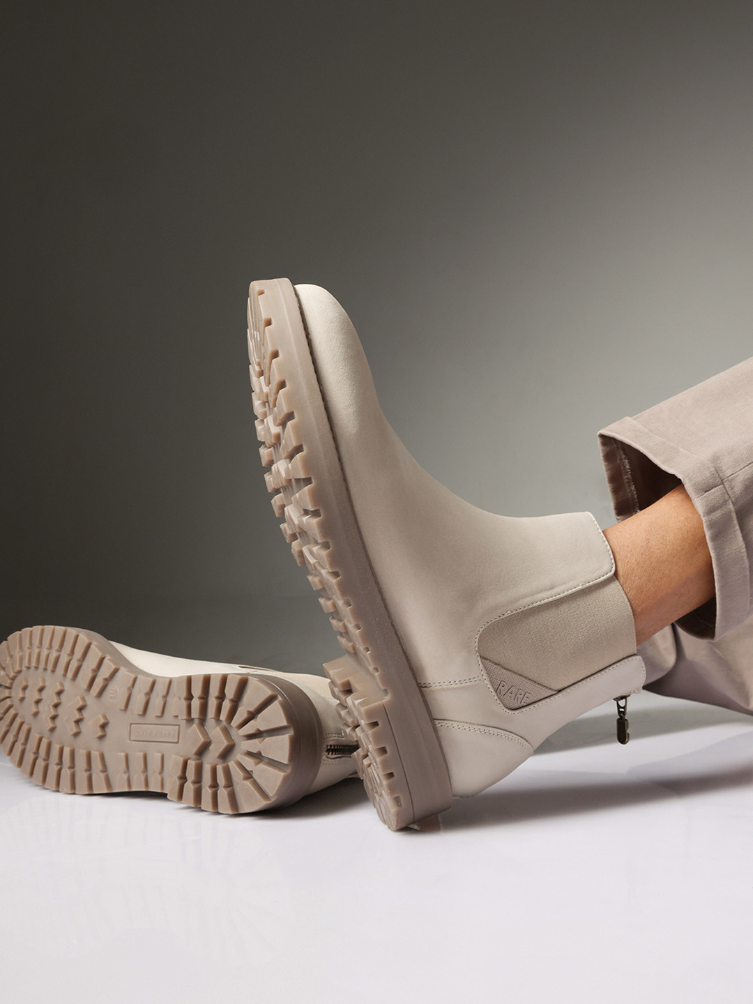 RARE RABBIT Men Gum Pro Ivory Chelsea Boots