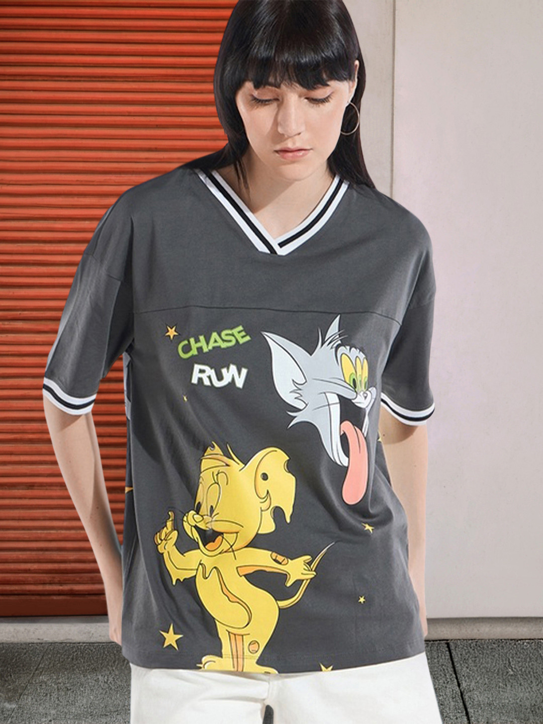 Bewakoof Official Tom & Jerry Merchandise Women's Graphic Printed Oversized T-Shirt