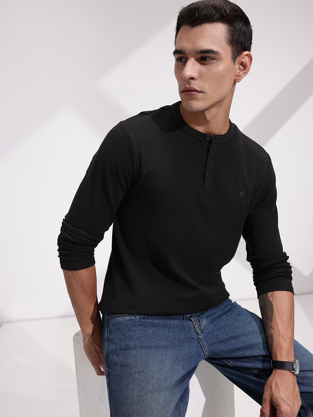 INVICTUS Henley Neck Self-Design Pure Cotton T-shirt