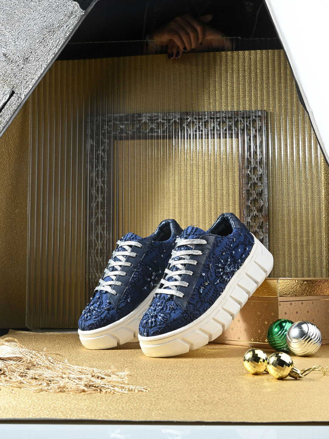 Fresh 1947 Feet Women Woven Design Customizable Shoes