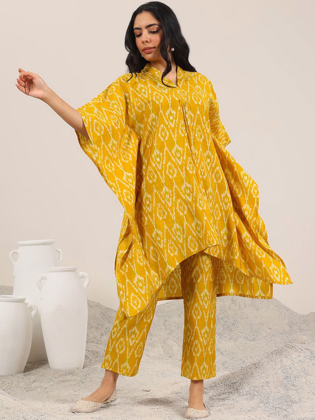 Libas Abstract Printed V-Neck Kimono Sleeves Kaftan Style Tunic With Trousers