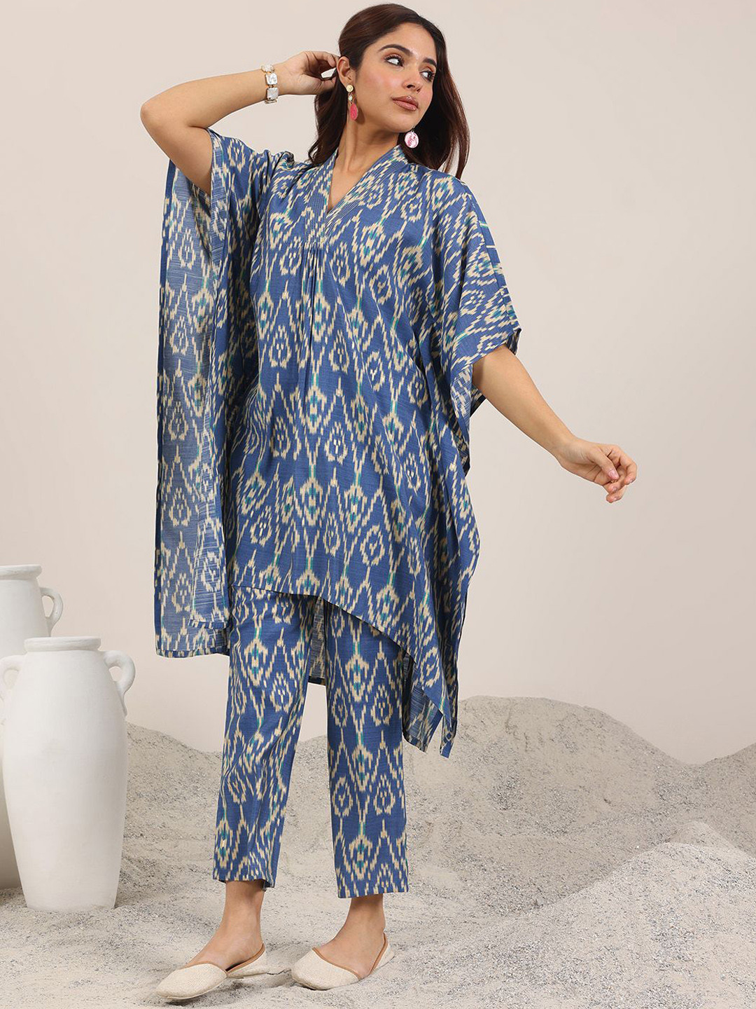 Libas Abstract Printed V-Neck Kimono Sleeves Kaftan Style Tunic With Trousers