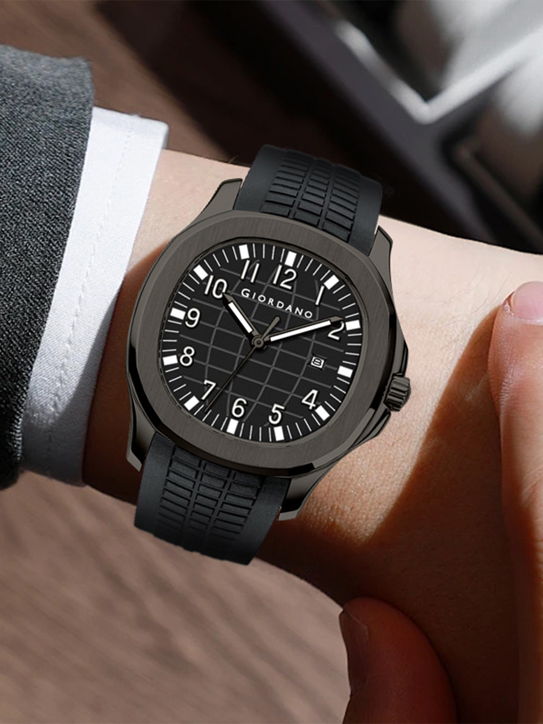 GIORDANO Men Dial & Textured Straps Modern Analogue Watch GZ-50118-01