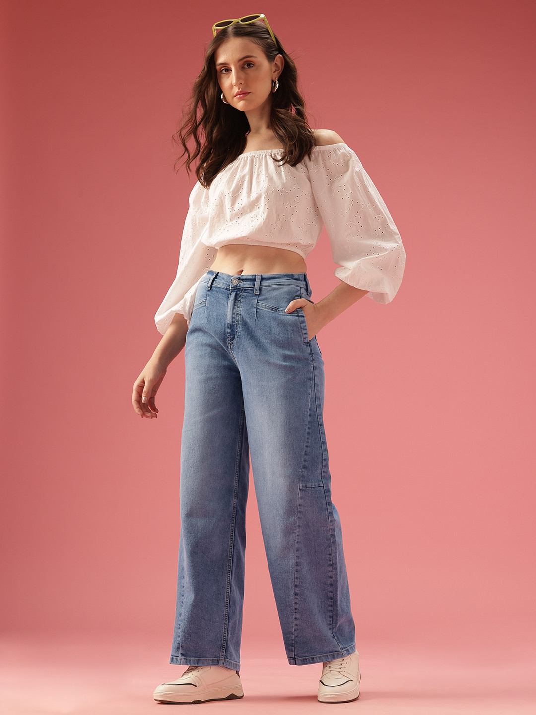 DressBerry Women Barrel Fit Light Fade Stretchable Jeans