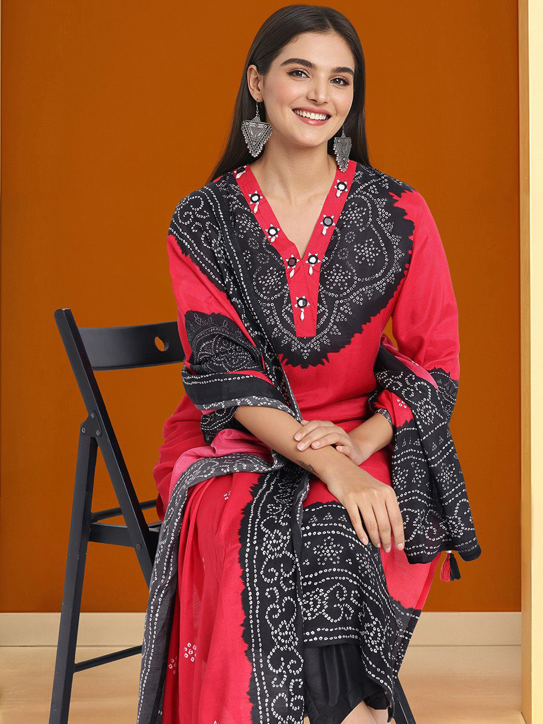Ishin Bhandani Printed V-Neck Straight Kurta With Trousers And Dupatta